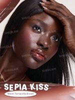 لیپ گلاس براق ماندگار شیگلم رنگ سپیا کیس SHEGLAM Glass Lock Air Lip Gloss (Sepia Kiss)